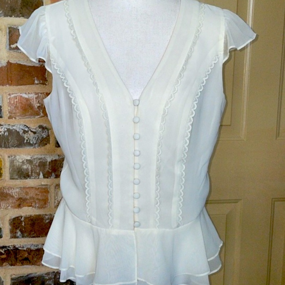 Ann Taylor Loft Ivory Lace Ruffle Detail Sheer Top Cap Sleeve Flouncy Size 6 - Picture 9 of 10